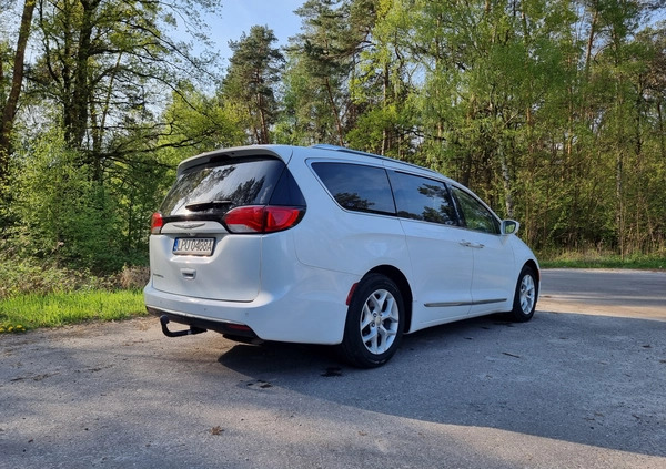 Chrysler Pacifica cena 93999 przebieg: 126000, rok produkcji 2018 z Lubliniec małe 29